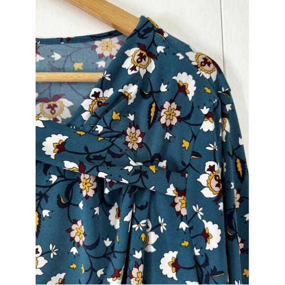 Liz Claiborne Petite XXL Floral Blouse 3/4 Slvs Liquid Knit - Picture 3 of 10